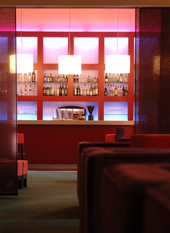 Imagen del bar/restaurante del Hotel Aquabella and Spa. Foto 5