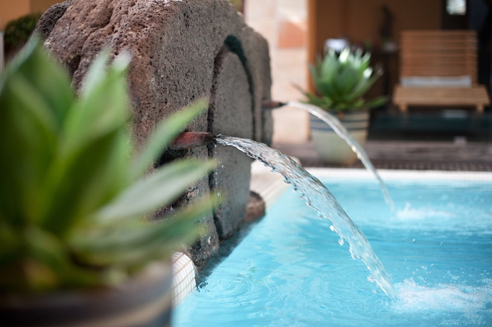 Imagen de la piscina del Hotel Aquae Sinis Albergo Diffuso. Foto 15