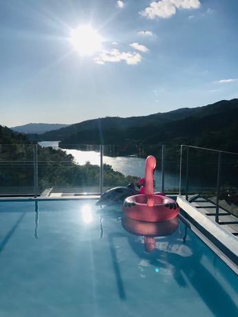 Imagen de la piscina del Hotel Aquafalls Nature. Foto 13