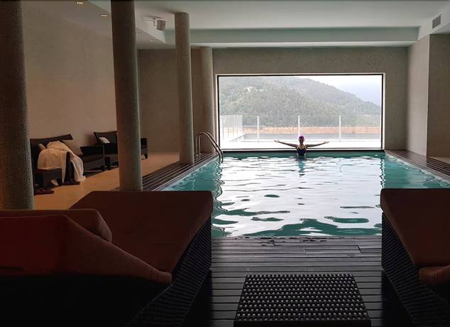 Imagen de la piscina del Hotel Aquafalls Nature. Foto 16