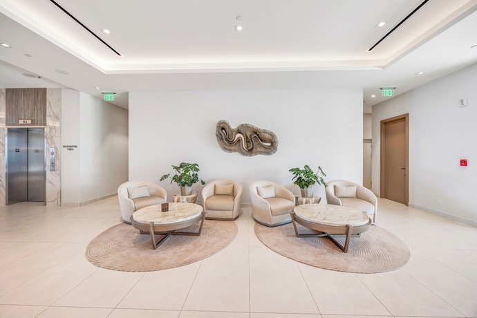 Imagen de los interiores del Hotel Aqualina. Foto 16