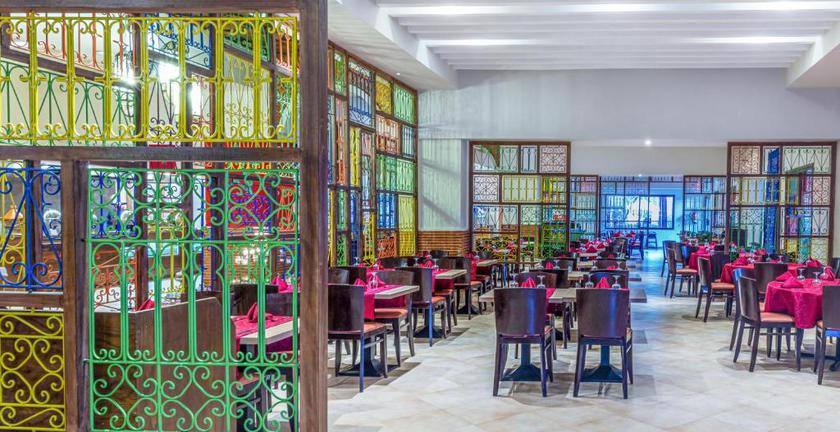 Imagen del bar/restaurante del Hotel Aqualis Club Resort Marrakech. Foto 2