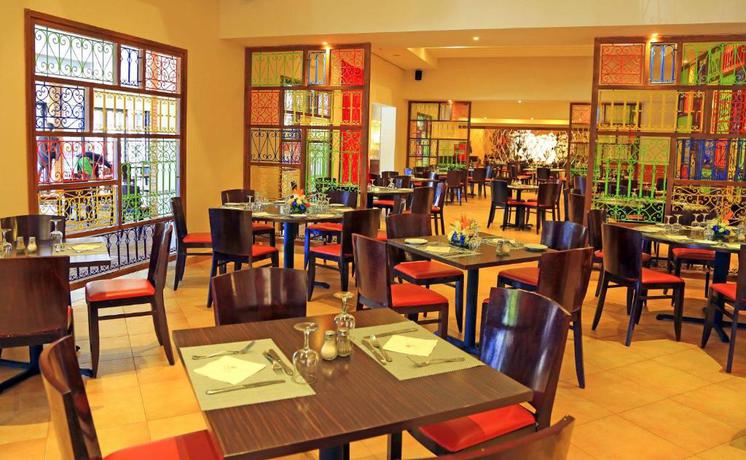 Imagen del bar/restaurante del Hotel Aqualis Club Resort Marrakech. Foto 3