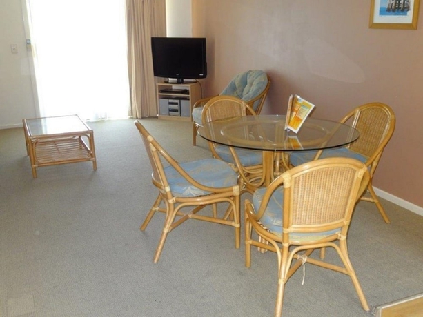 Imagen de la habitación del Hotel Aqualuna Beach Resort. Foto 6