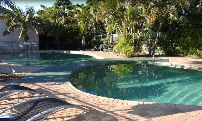 Imagen de la piscina del Hotel Aqualuna Beach Resort. Foto 18