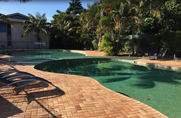 Imagen de la piscina del Hotel Aqualuna Beach Resort. Foto 19