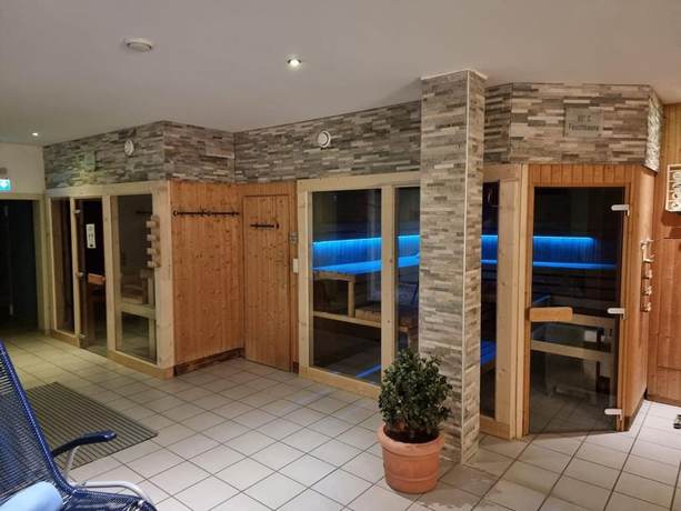 Imagen de la piscina del Hotel Aqualux Wellness And Tagungshotel. Foto 17