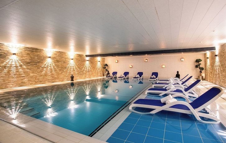 Imagen de la piscina del Hotel Aqualux Wellness And Tagungshotel. Foto 19