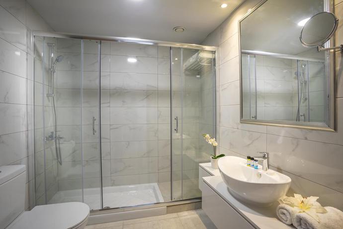 Imagen de la habitación del Hotel Aquamare Beach and Spa. Foto 10