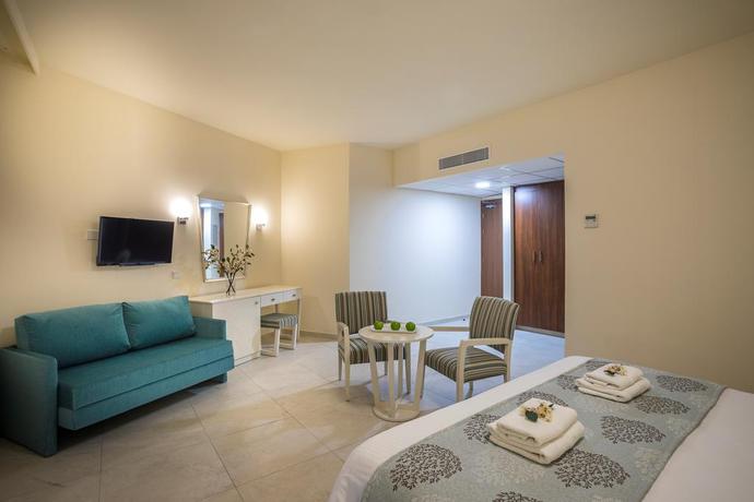 Imagen de la habitación del Hotel Aquamare Beach and Spa. Foto 13