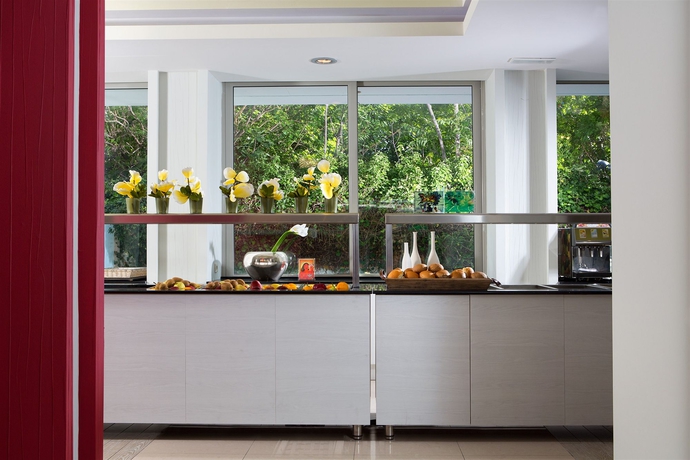 Imagen del bar/restaurante del Hotel Aquamare City+beach. Foto 2