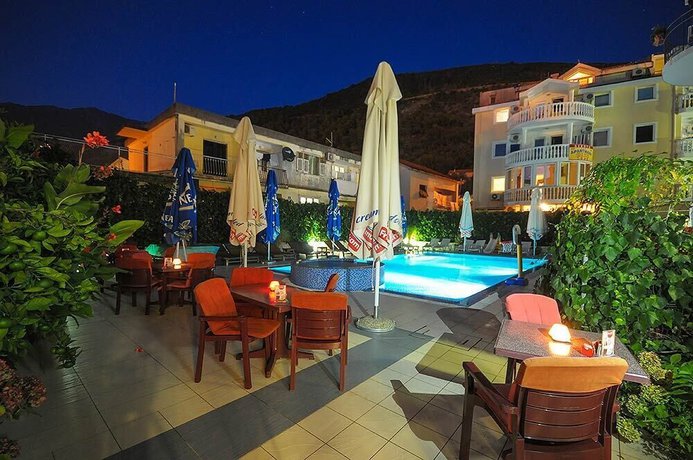 Imagen de los exteriores del Hotel Aquamarin. Foto 7