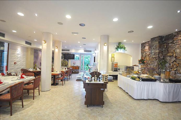Imagen del bar/restaurante del Hotel Aquamarin. Foto 3
