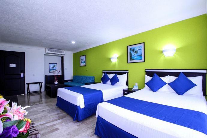 Imagen de la habitación del Hotel Aquamarina Beach Resort. Foto 7