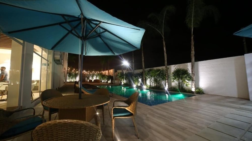 Imagen de la piscina del Hotel Aquamarina Manta. Foto 15