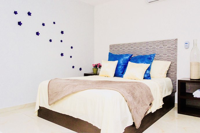 Imagen de la habitación del Hotel Aquamarina Suites. Foto 5