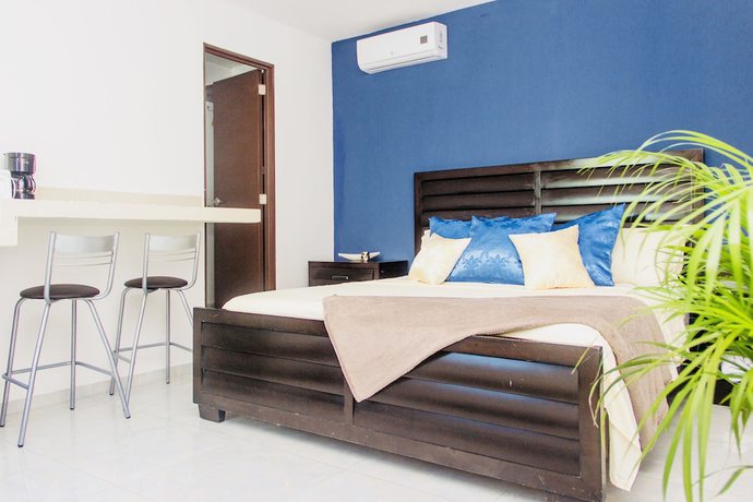 Imagen de la habitación del Hotel Aquamarina Suites. Foto 8