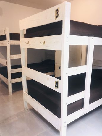 Imagen de la habitación del Hotel Aquamarina Suites. Foto 10