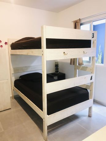 Imagen de la habitación del Hotel Aquamarina Suites. Foto 11