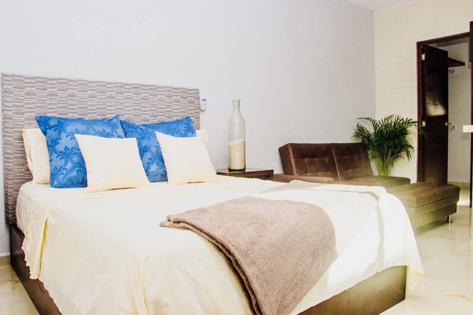 Imagen de la habitación del Hotel Aquamarina Suites. Foto 13
