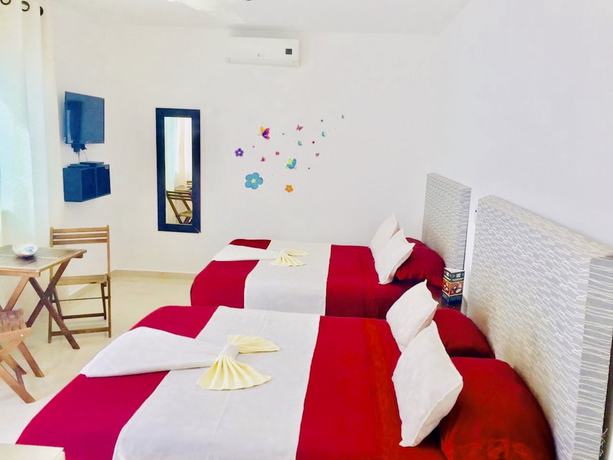 Imagen de la habitación del Hotel Aquamarina Suites. Foto 14