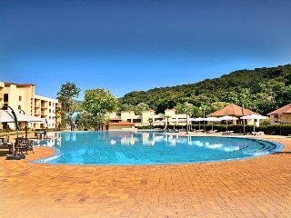 Imagen de la piscina del Hotel Aquamarine Hotel and Spa. Foto 9