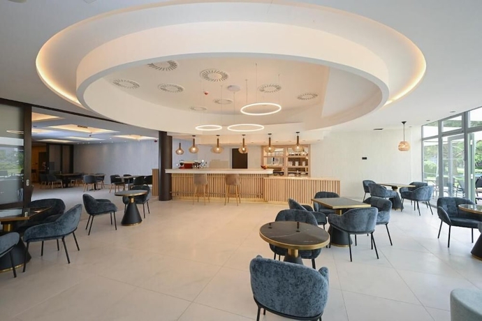 Imagen del bar/restaurante del Hotel Aquamed Hark&aacute;ny. Foto 4