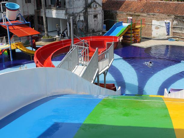 Imagen general del Hotel Aquarium Hotel. Foto 17