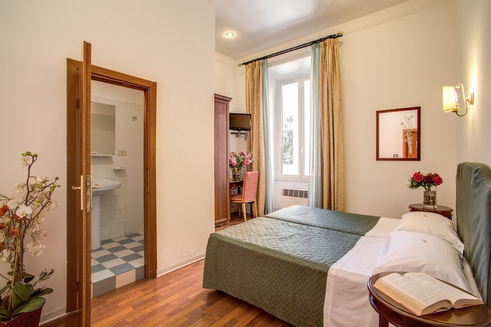 Imagen de la habitación del Hotel Aquarium Termini. Foto 9