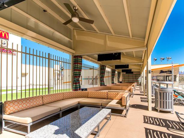 Imagen de los exteriores del Hotel Aquarius Casino Resort, BW Premier Collection. Foto 8