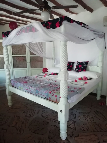 Imagen de la habitación del Hotel Aquarius Club International Resort. Foto 11