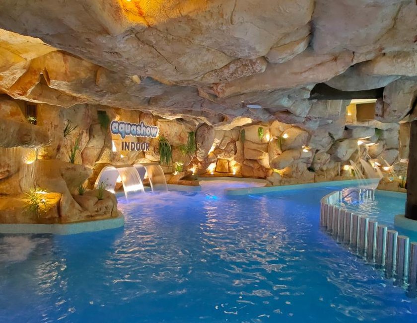 Imagen de la piscina del Hotel Aquashow Park. Foto 16