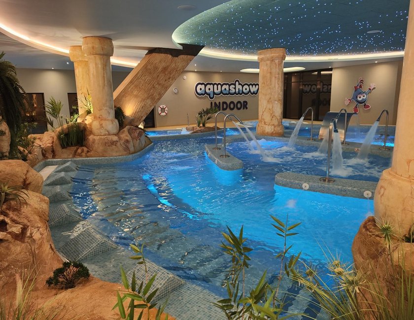 Imagen de la piscina del Hotel Aquashow Park. Foto 22