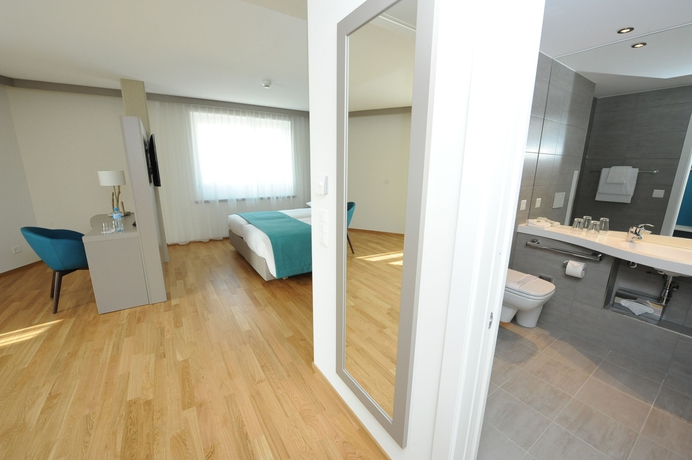 Imagen de la habitación del Hotel Aquatis. Foto 4