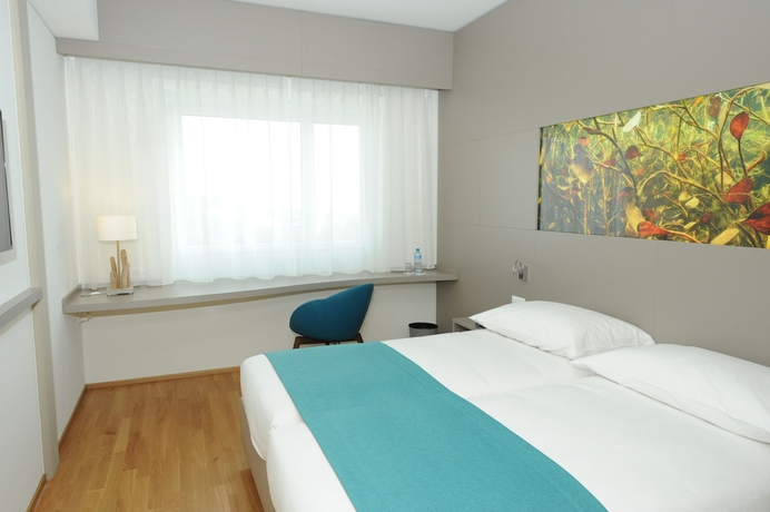 Imagen de la habitación del Hotel Aquatis. Foto 8