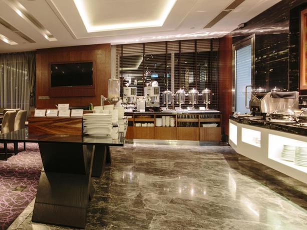 Imagen del bar/restaurante del Hotel Aqueen Paya Lebar. Foto 2