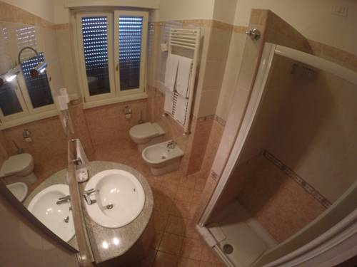 Imagen de la habitación del Hotel Aquila, Aprilia. Foto 3