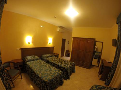 Imagen de la habitación del Hotel Aquila, Aprilia. Foto 5