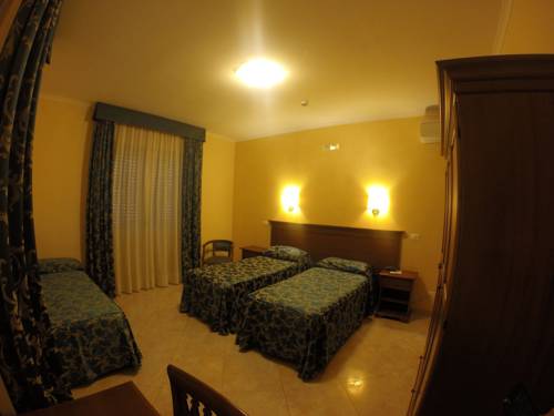 Imagen de la habitación del Hotel Aquila, Aprilia. Foto 6