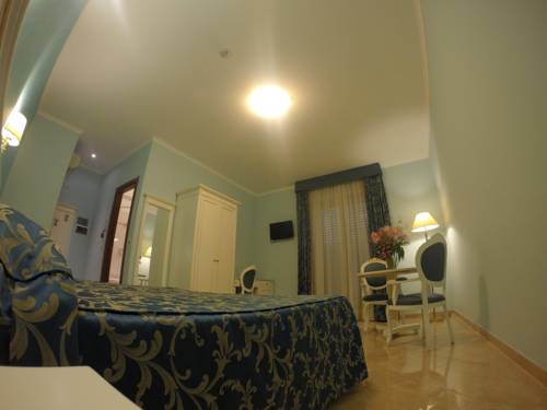 Imagen de la habitación del Hotel Aquila, Aprilia. Foto 8