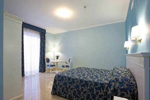 Imagen de la habitación del Hotel Aquila, Aprilia. Foto 9