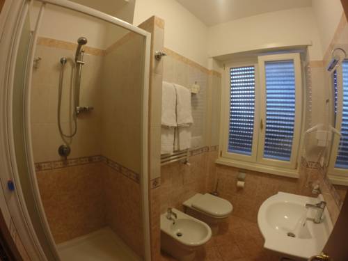 Imagen de la habitación del Hotel Aquila, Aprilia. Foto 11