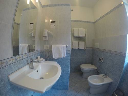 Imagen de la habitación del Hotel Aquila, Aprilia. Foto 12