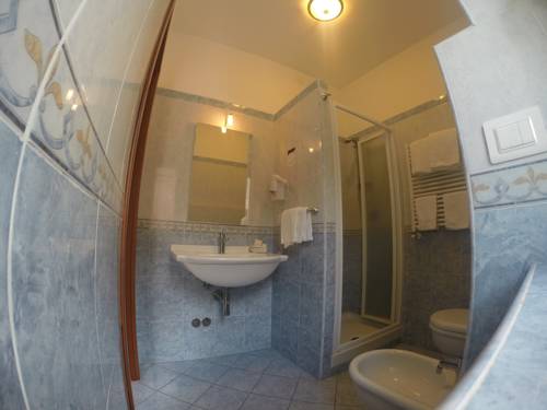 Imagen de la habitación del Hotel Aquila, Aprilia. Foto 13