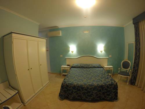 Imagen de la habitación del Hotel Aquila, Aprilia. Foto 14