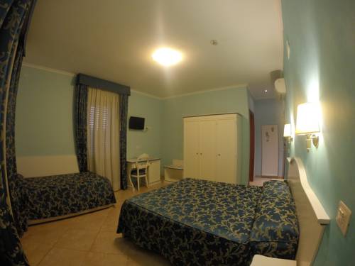 Imagen de la habitación del Hotel Aquila, Aprilia. Foto 16