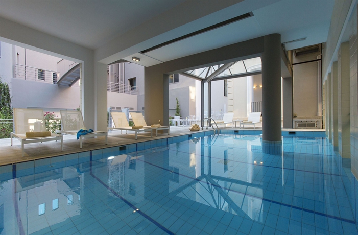 Imagen de la piscina del Hotel Aquila Atlantis. Foto 15