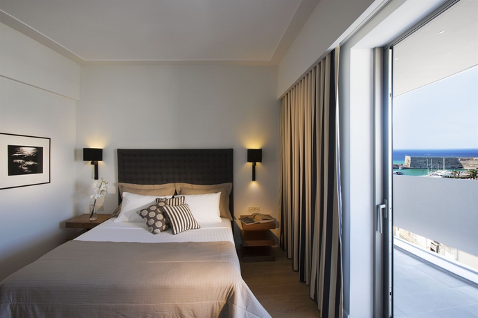 Imagen de la habitación del Hotel Aquila Atlantis. Foto 12