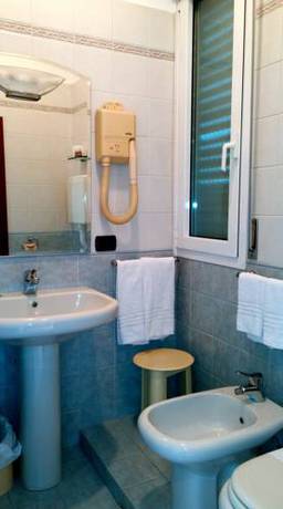 Imagen de la habitación del Hotel Aquila, Castelfranco Emilia. Foto 3
