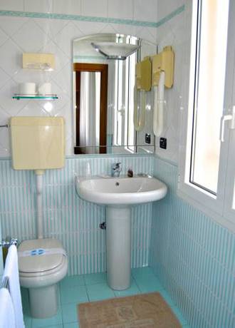 Imagen de la habitación del Hotel Aquila, Castelfranco Emilia. Foto 9